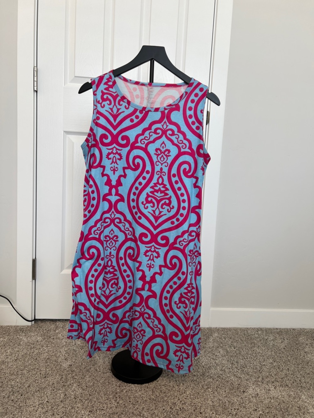 Sleeveless Aqua & Fuchsia Patterned Shift Dress
